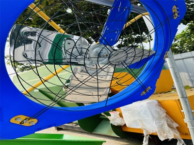1 年北京養(yǎng)殖展：養(yǎng)殖戶李軍牛舍風(fēng)機(jī)